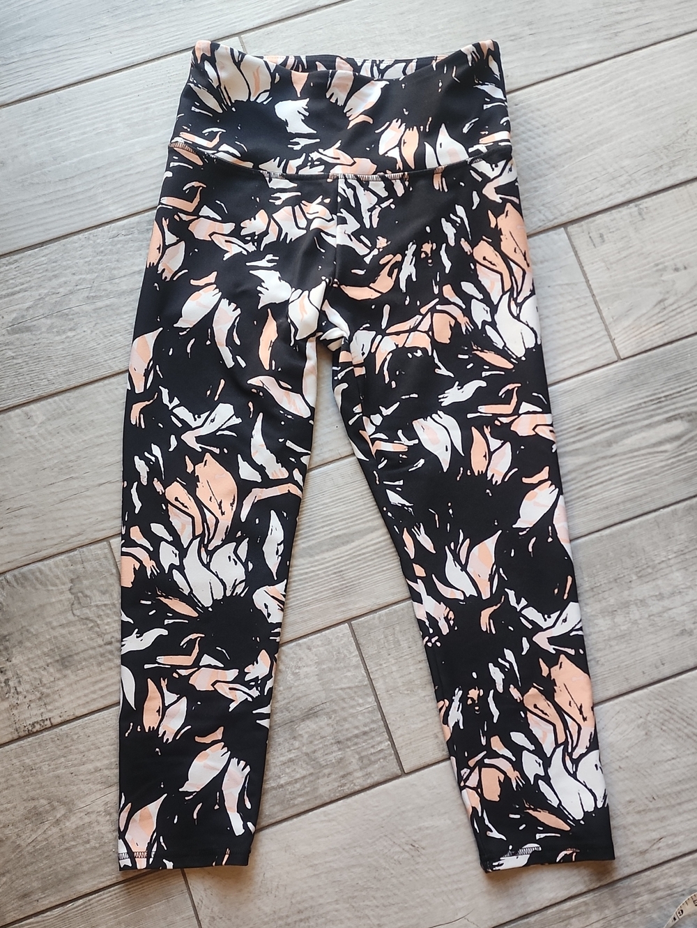 Balance Collection Capri Leggings Size Medium